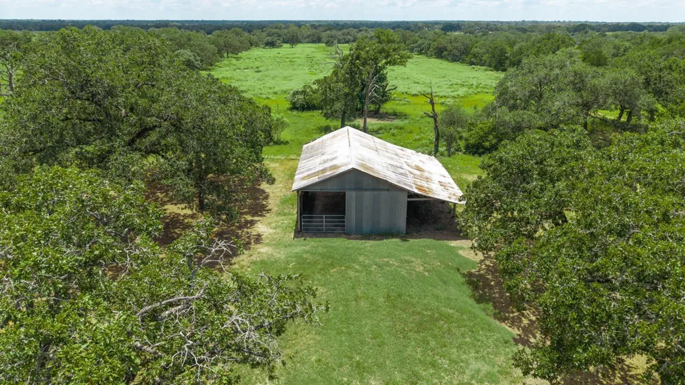 1130 County Road 1g Hallettsville, TX 77964