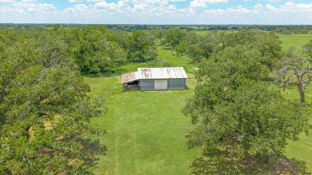 1130 County Road 1g Hallettsville, TX 77964