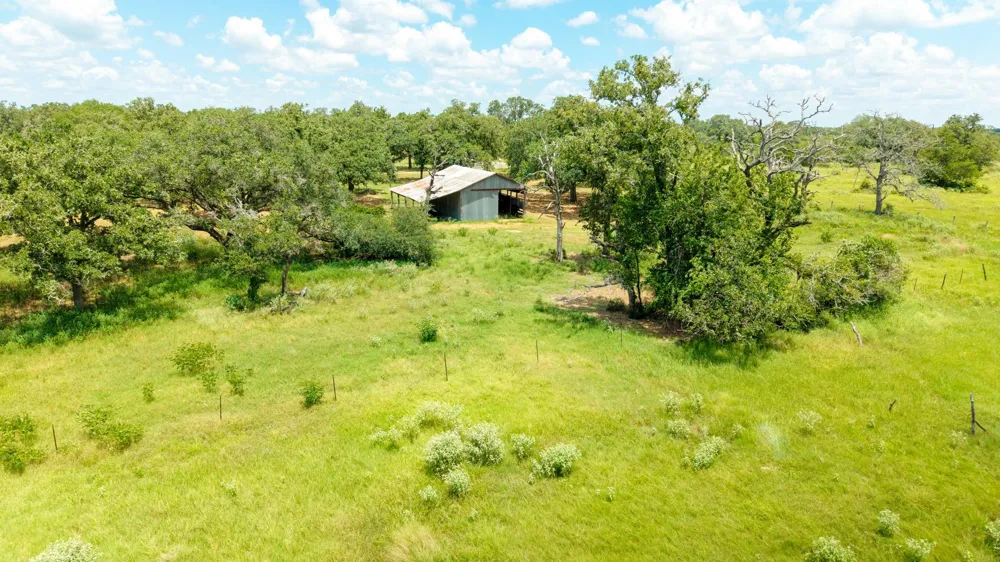 1130 County Road 1g Hallettsville, TX 77964