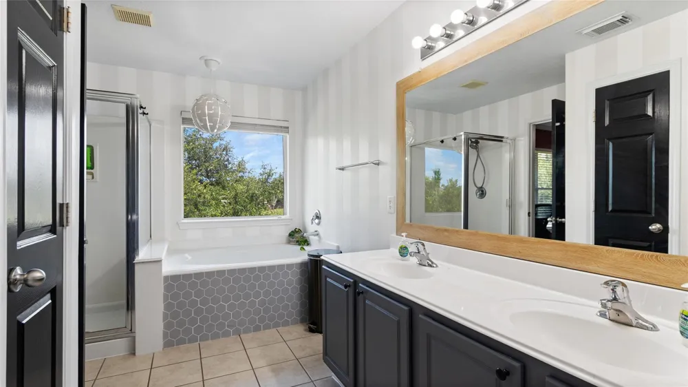 417 Folk Crest Lane Dickinson, TX 77539
