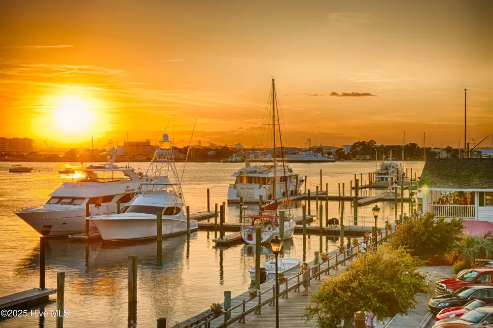 246 Cline Way #Unit 122, 1809 Live Oak Beaufort, NC 28516