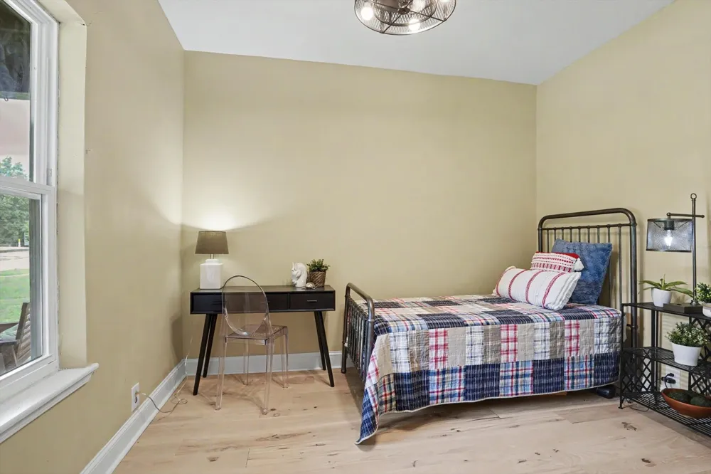 611 S Poplar Street Sapulpa, OK 74066