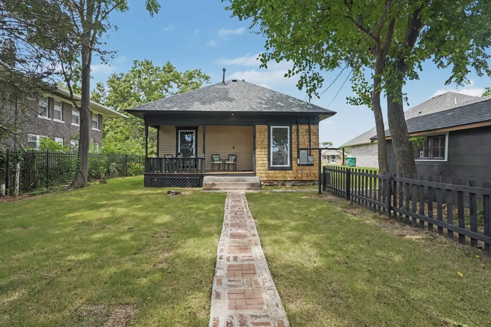 611 S Poplar Street Sapulpa, OK 74066