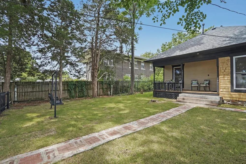 611 S Poplar Street Sapulpa, OK 74066