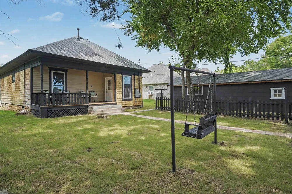 611 S Poplar Street Sapulpa, OK 74066