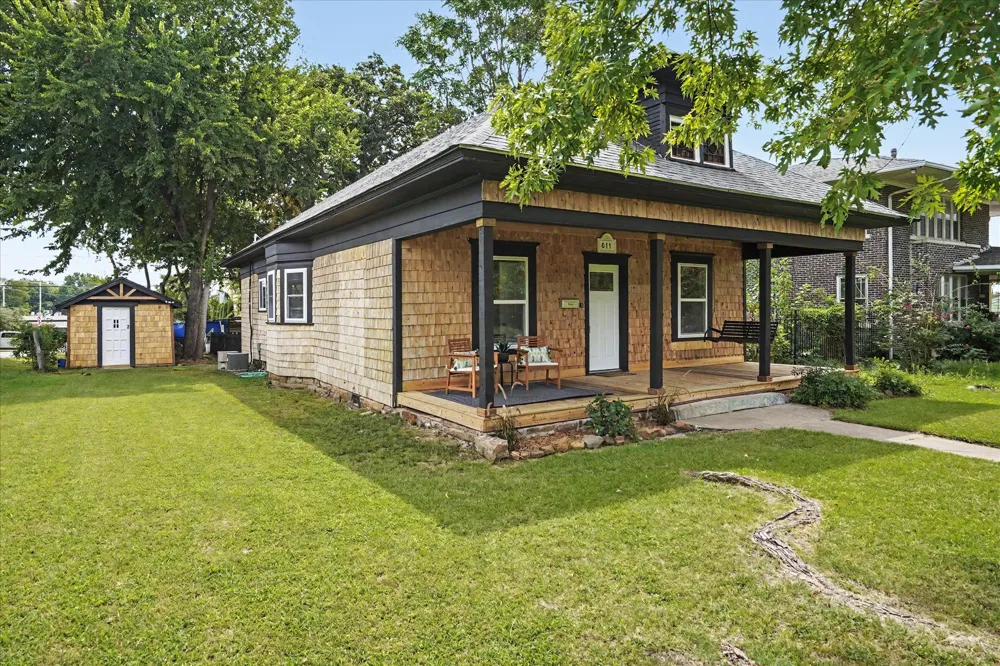 611 S Poplar Street Sapulpa, OK 74066