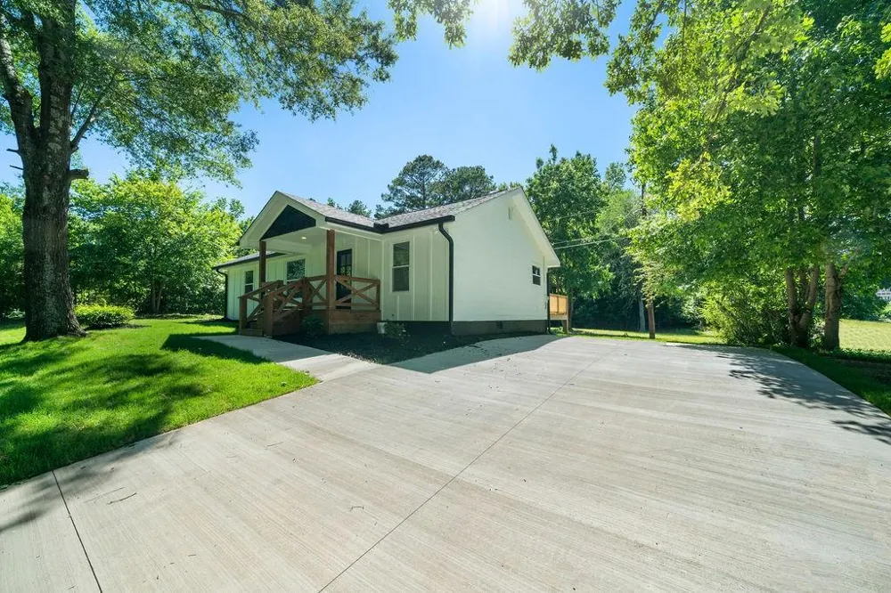 6 W Point Drive SE Lindale, GA 30147