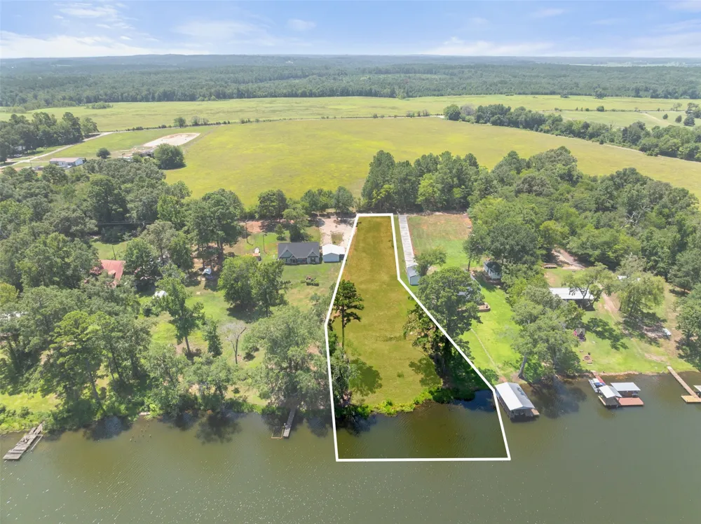 19921 Southside Circle Winona, TX 75792