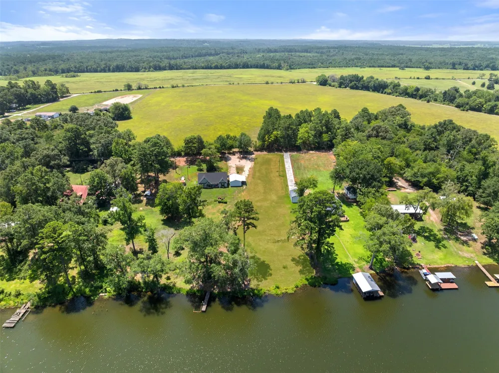 19921 Southside Circle Winona, TX 75792