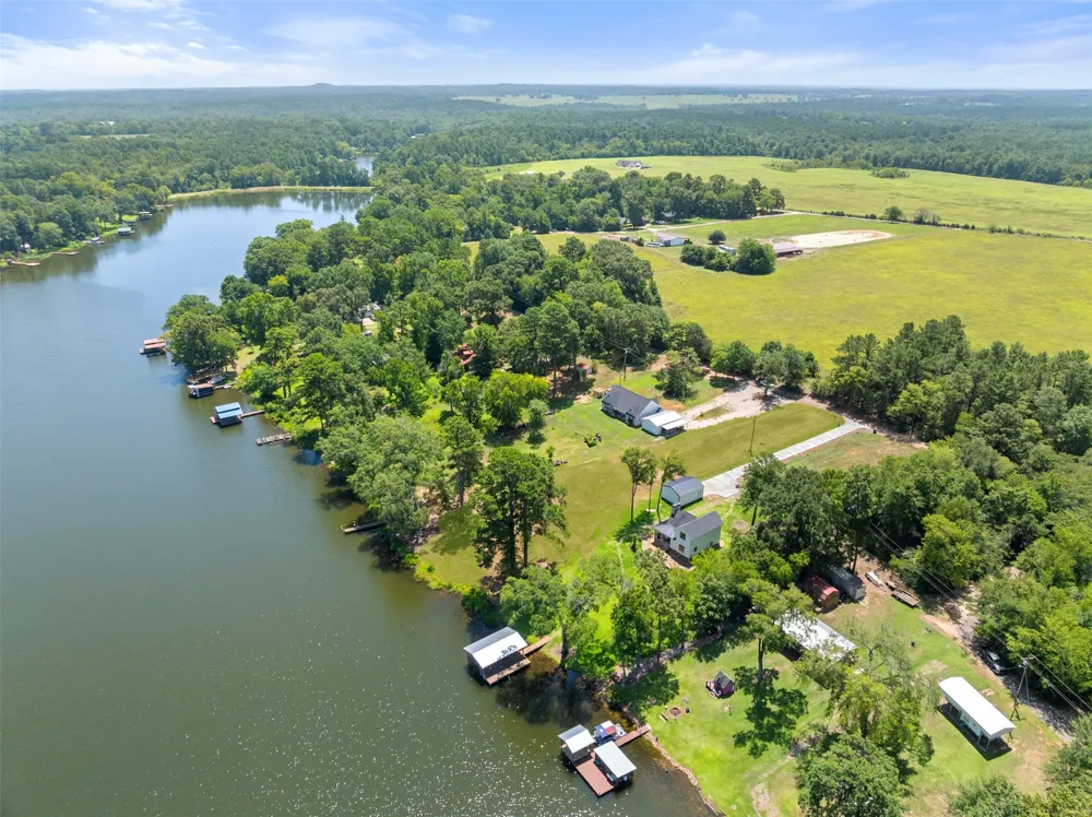 19921 Southside Circle Winona, TX 75792