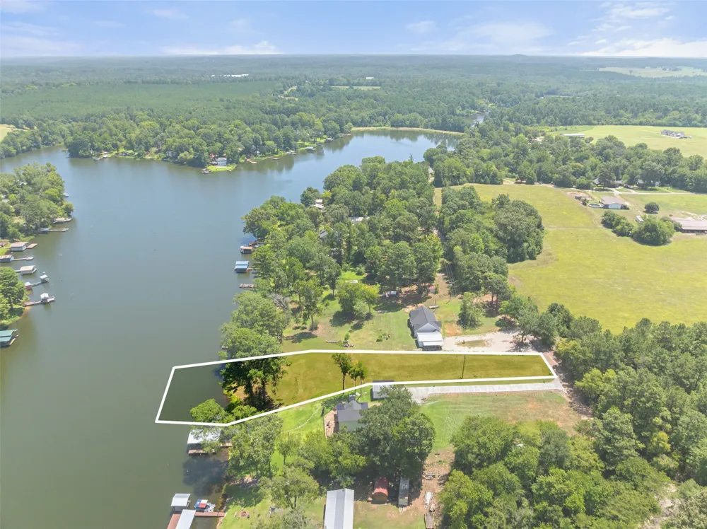 19921 Southside Circle Winona, TX 75792