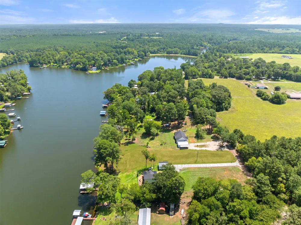 19921 Southside Circle Winona, TX 75792