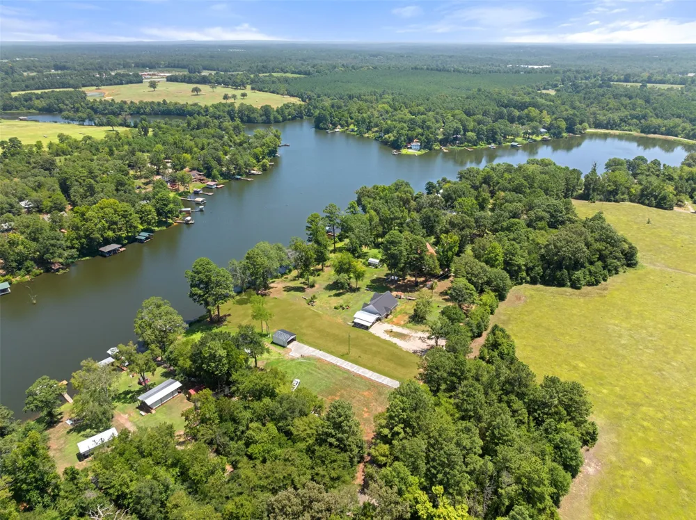 19921 Southside Circle Winona, TX 75792