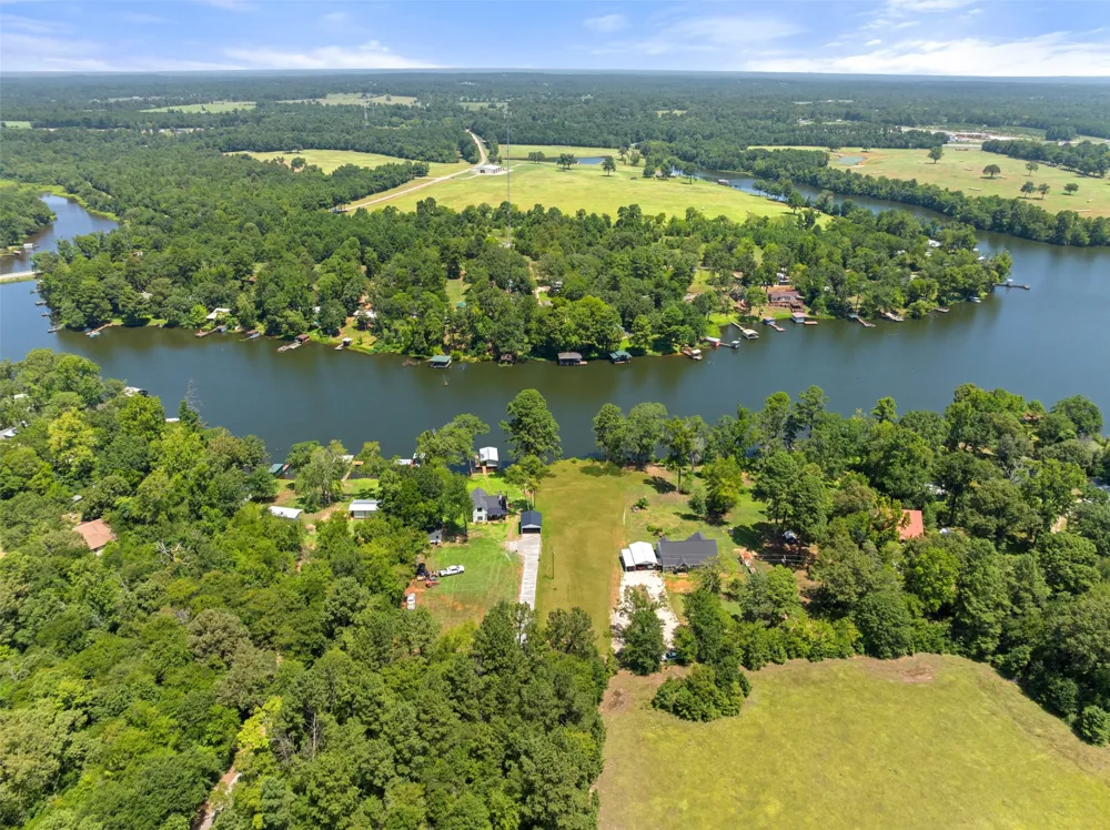19921 Southside Circle Winona, TX 75792
