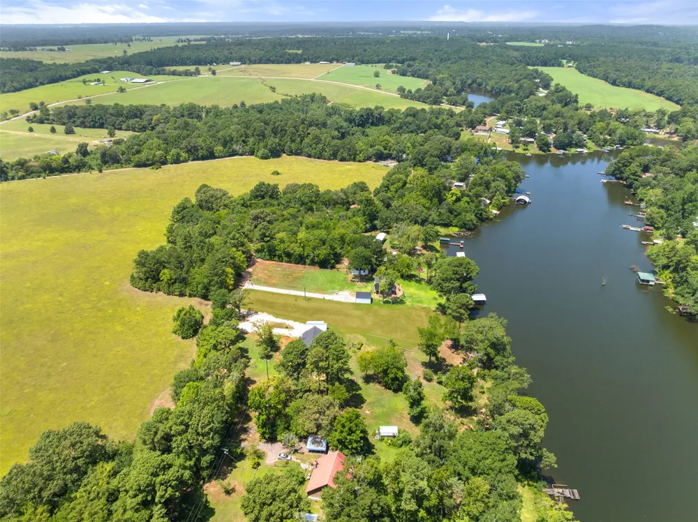 19921 Southside Circle Winona, TX 75792