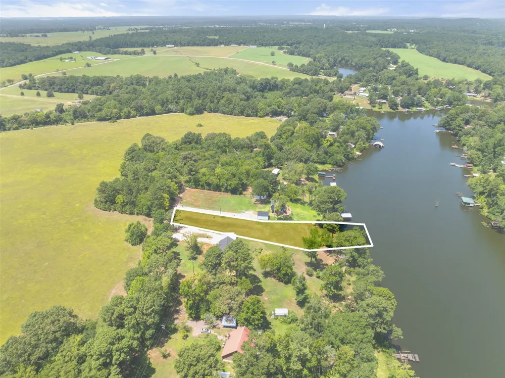 19921 Southside Circle Winona, TX 75792