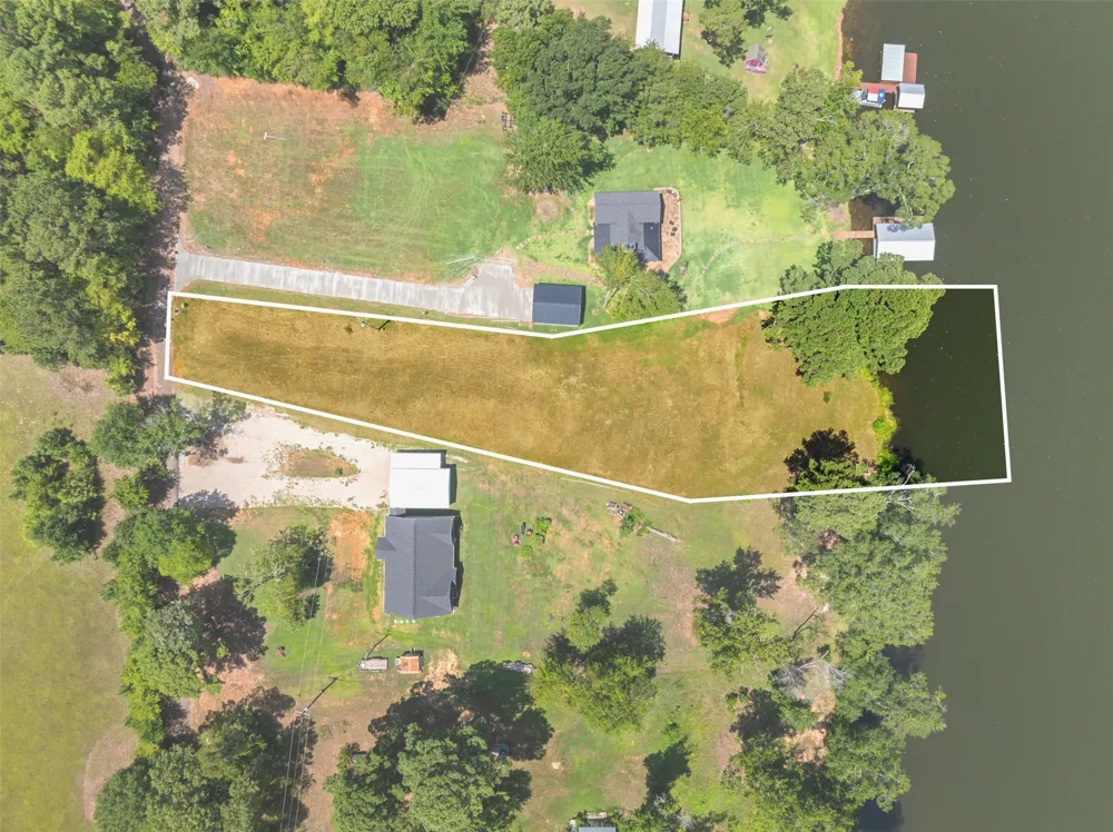 19921 Southside Circle Winona, TX 75792