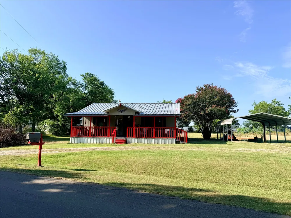 1133 Rs County Road 1525 Point, TX 75472
