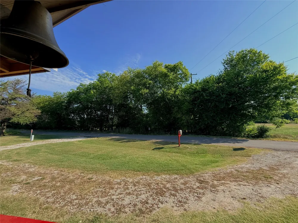 1133 Rs County Road 1525 Point, TX 75472