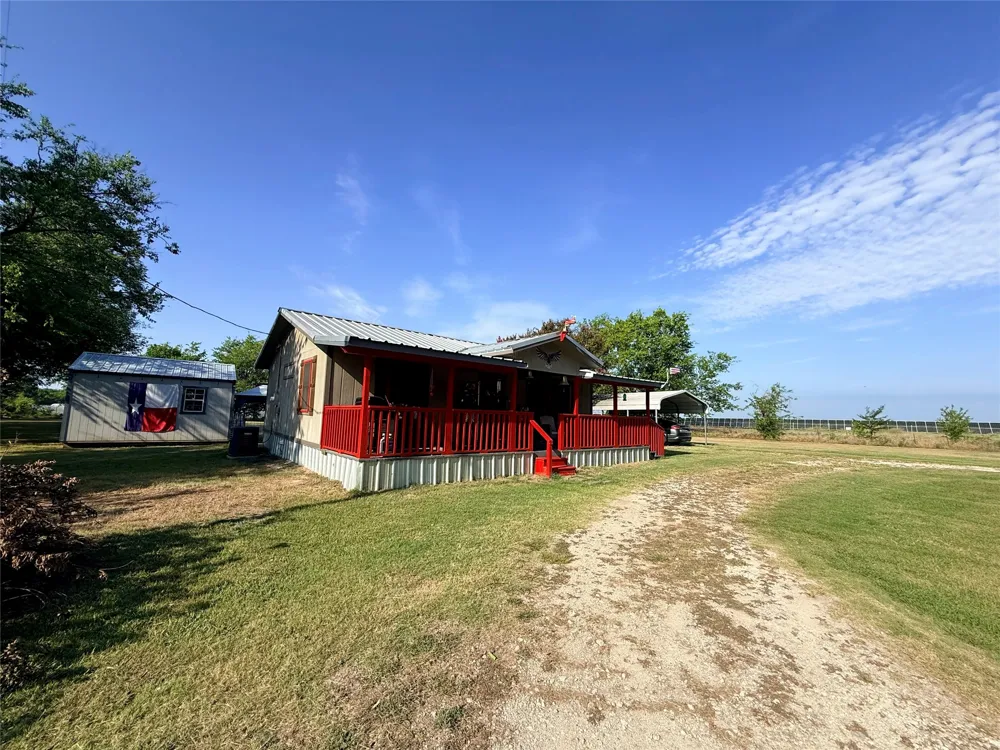 1133 Rs County Road 1525 Point, TX 75472