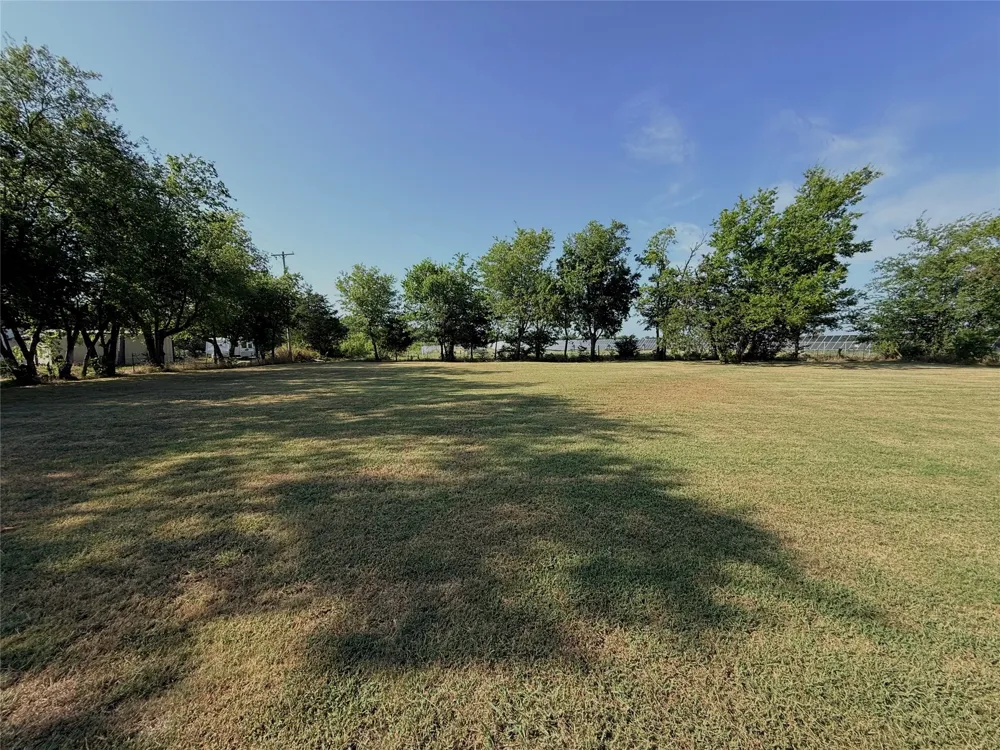 1133 Rs County Road 1525 Point, TX 75472