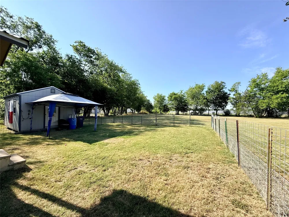 1133 Rs County Road 1525 Point, TX 75472