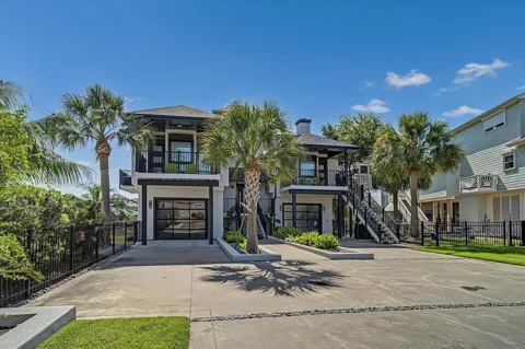 1047 Long Reach Drive