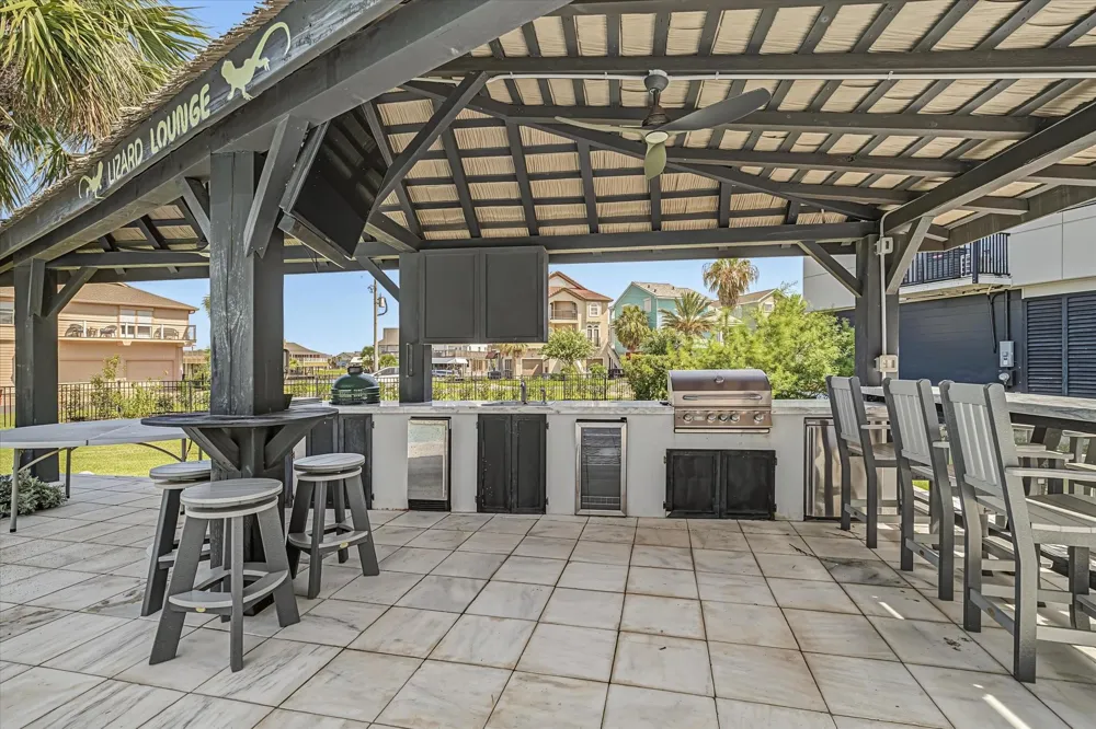 1047 Long Reach Drive Tiki Island, TX 77554