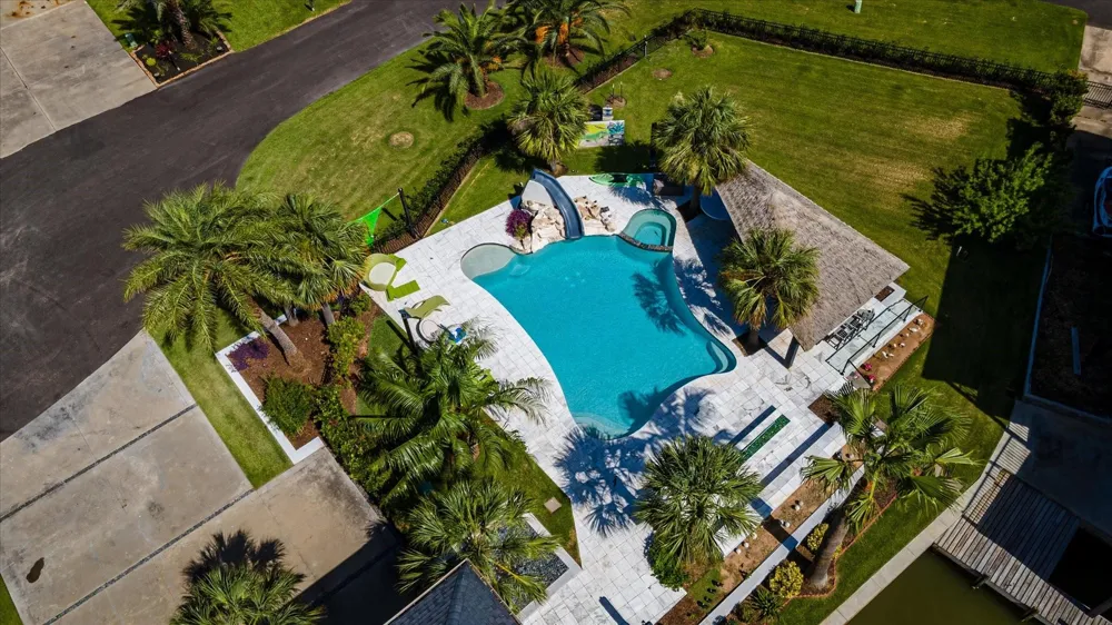 1047 Long Reach Drive Tiki Island, TX 77554