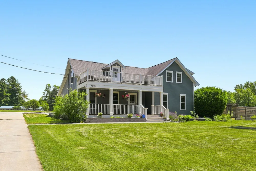 2719 S Cleveland Avenue St. Joseph, MI 49085