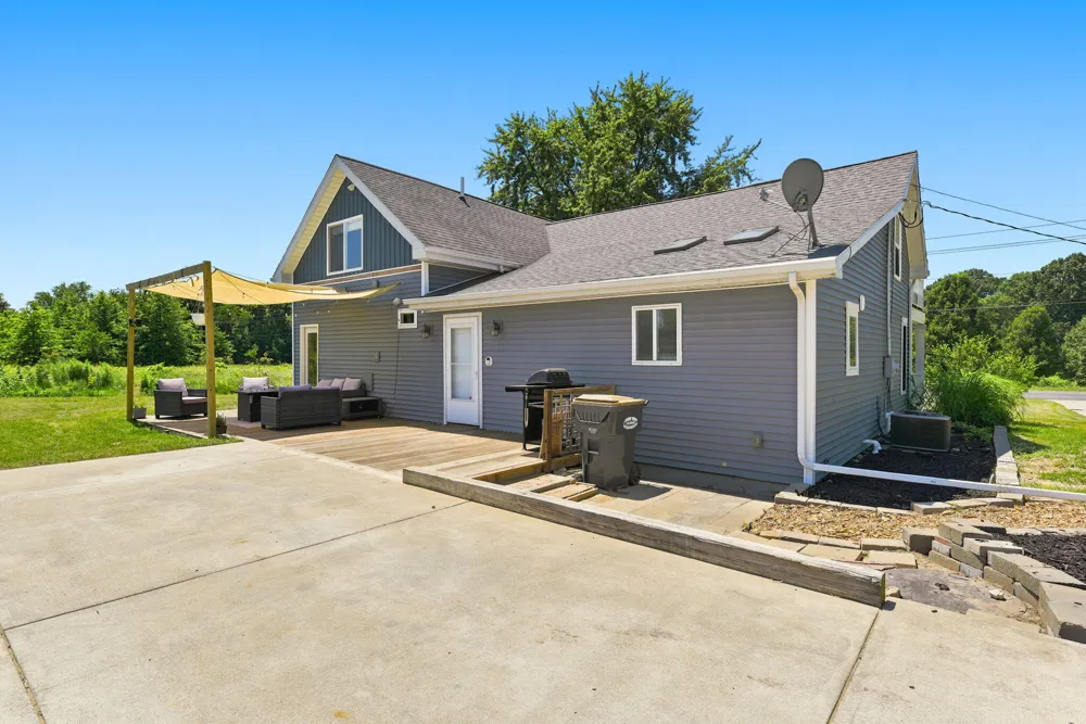 2719 S Cleveland Avenue St. Joseph, MI 49085