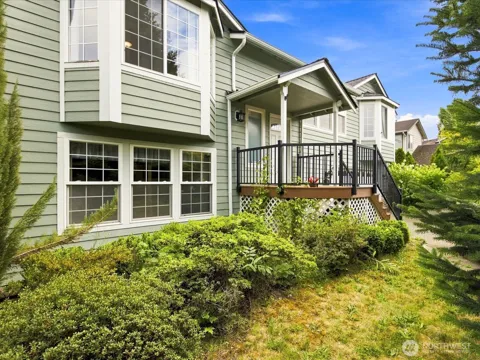 206 Orting Avenue NW