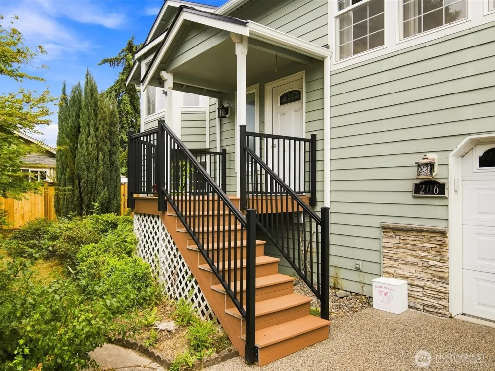 206 Orting Avenue NW Orting, WA 98360