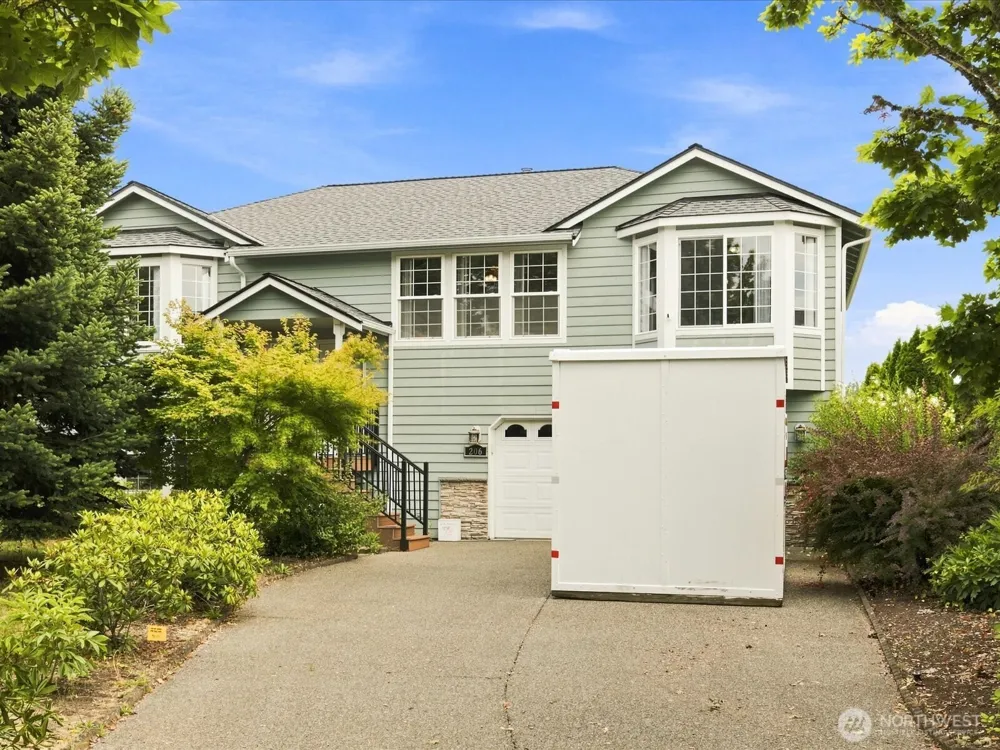 206 Orting Avenue NW Orting, WA 98360
