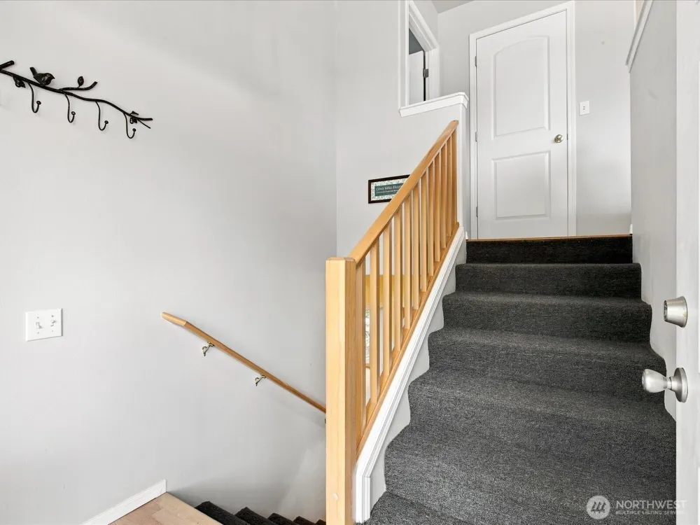 206 Orting Avenue NW Orting, WA 98360