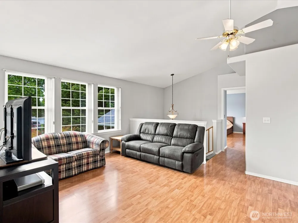 206 Orting Avenue NW Orting, WA 98360