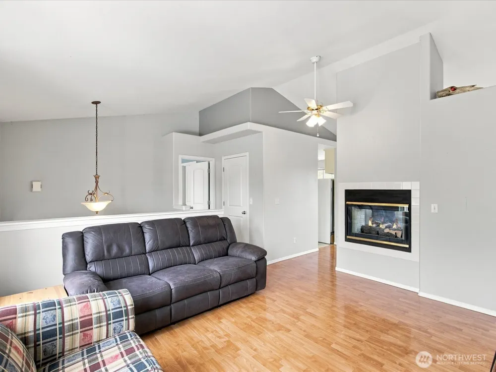 206 Orting Avenue NW Orting, WA 98360