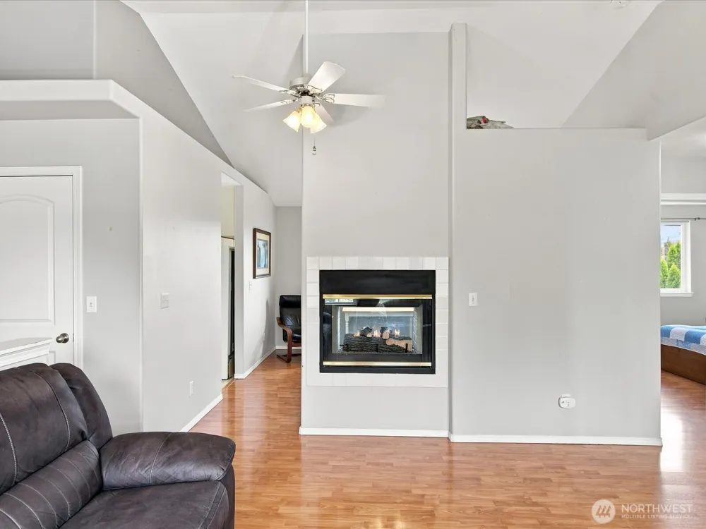 206 Orting Avenue NW Orting, WA 98360