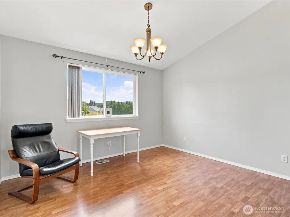 206 Orting Avenue NW Orting, WA 98360