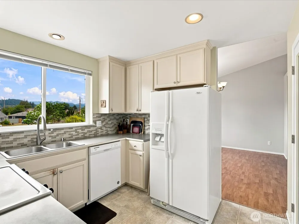 206 Orting Avenue NW Orting, WA 98360