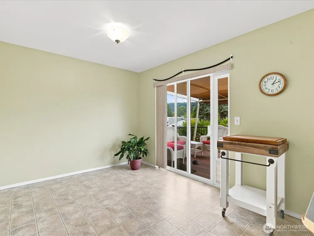 206 Orting Avenue NW Orting, WA 98360