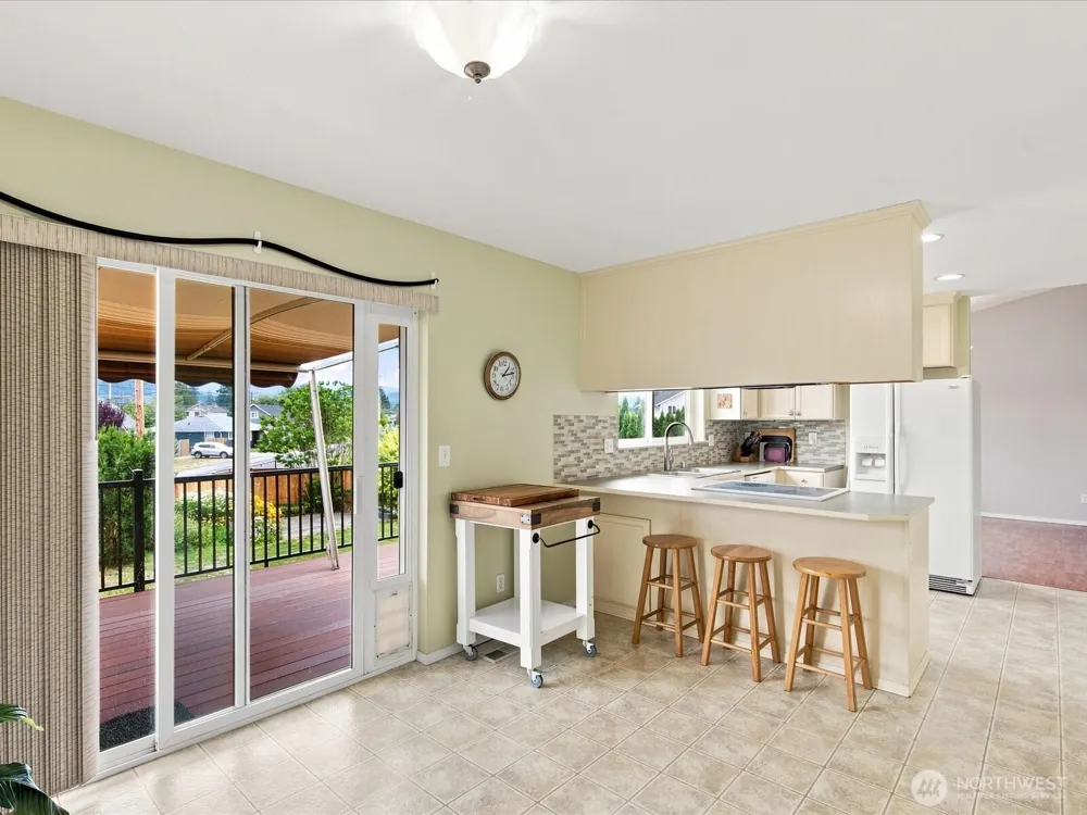 206 Orting Avenue NW Orting, WA 98360