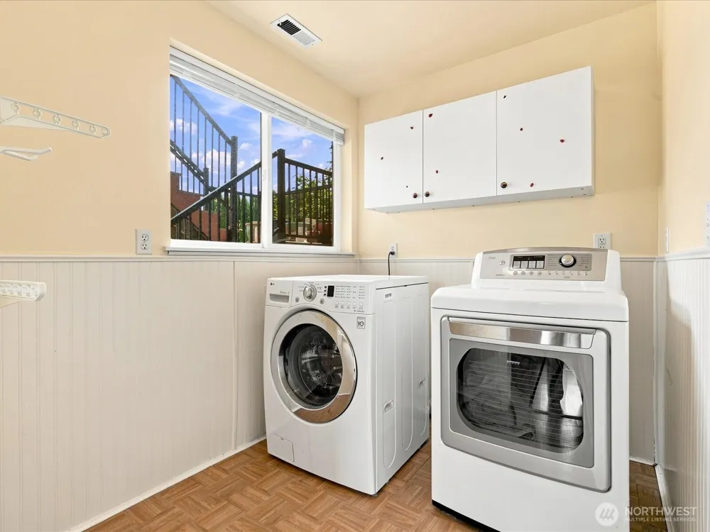 206 Orting Avenue NW Orting, WA 98360