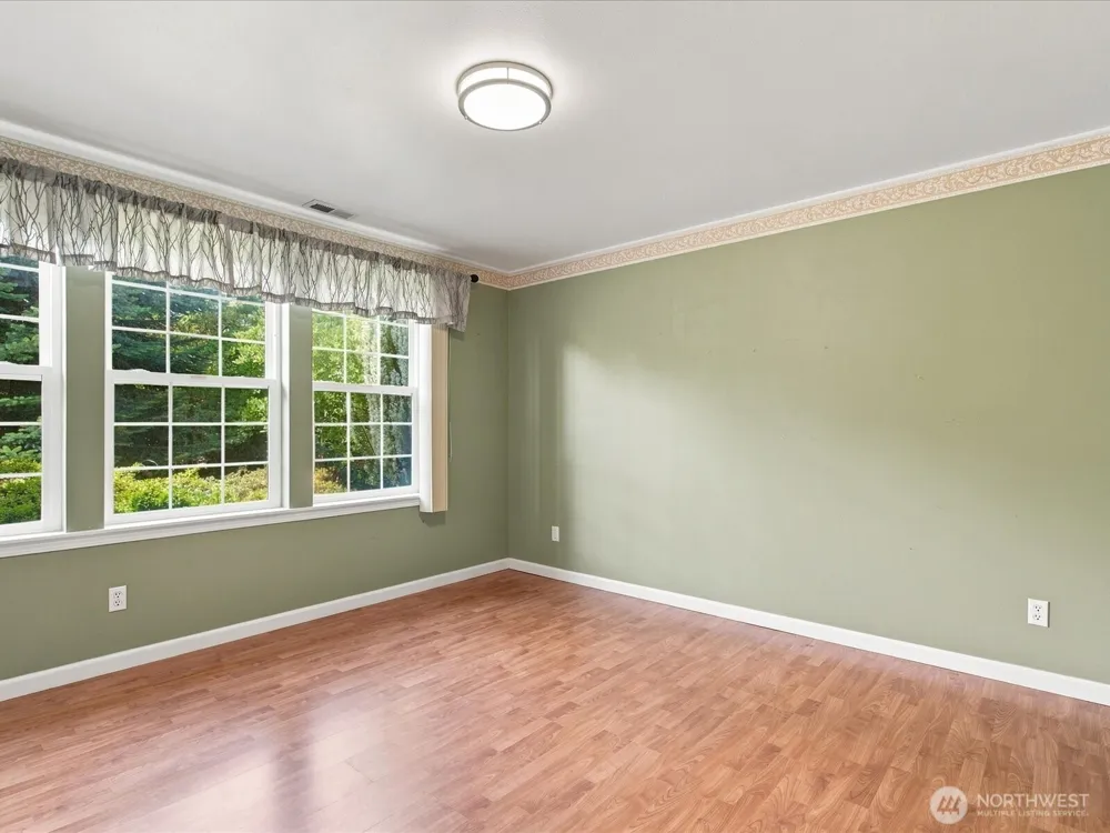 206 Orting Avenue NW Orting, WA 98360