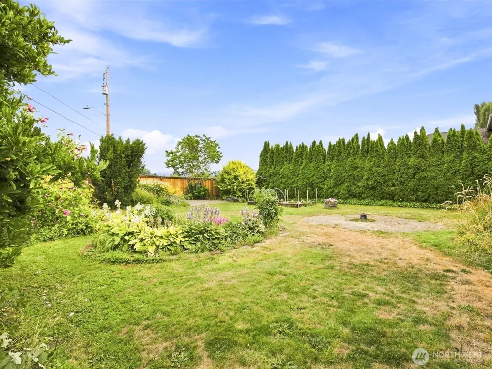 206 Orting Avenue NW Orting, WA 98360