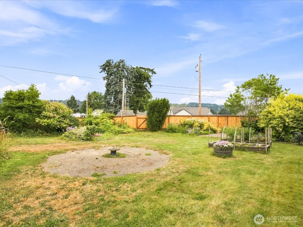 206 Orting Avenue NW Orting, WA 98360
