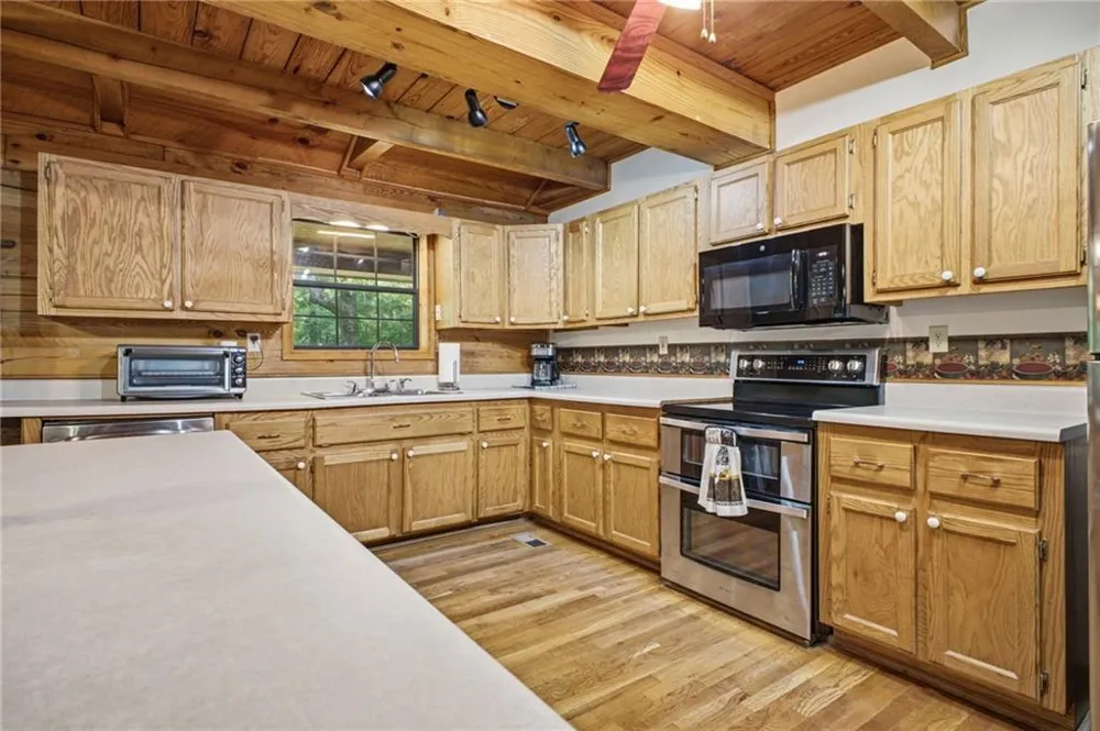 206 Henson Road SW Cave Spring, GA 30124
