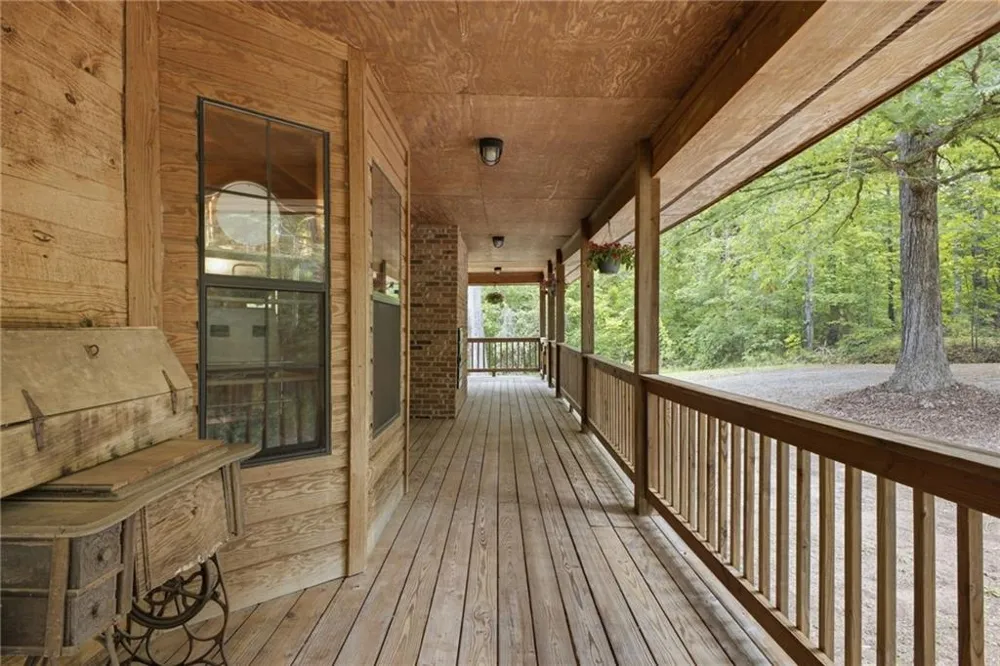 206 Henson Road SW Cave Spring, GA 30124