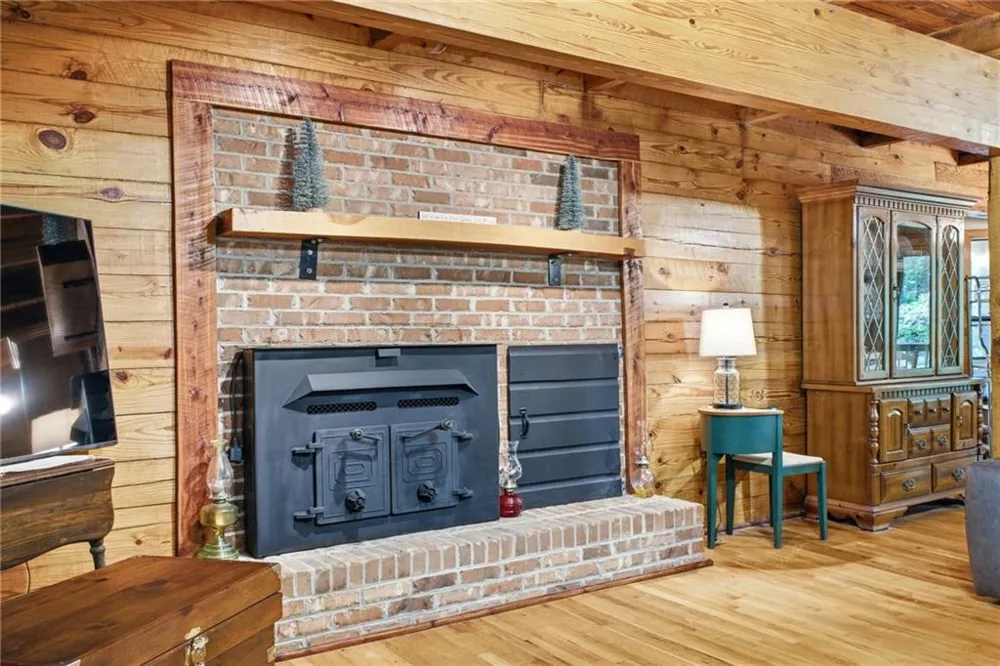 206 Henson Road SW Cave Spring, GA 30124