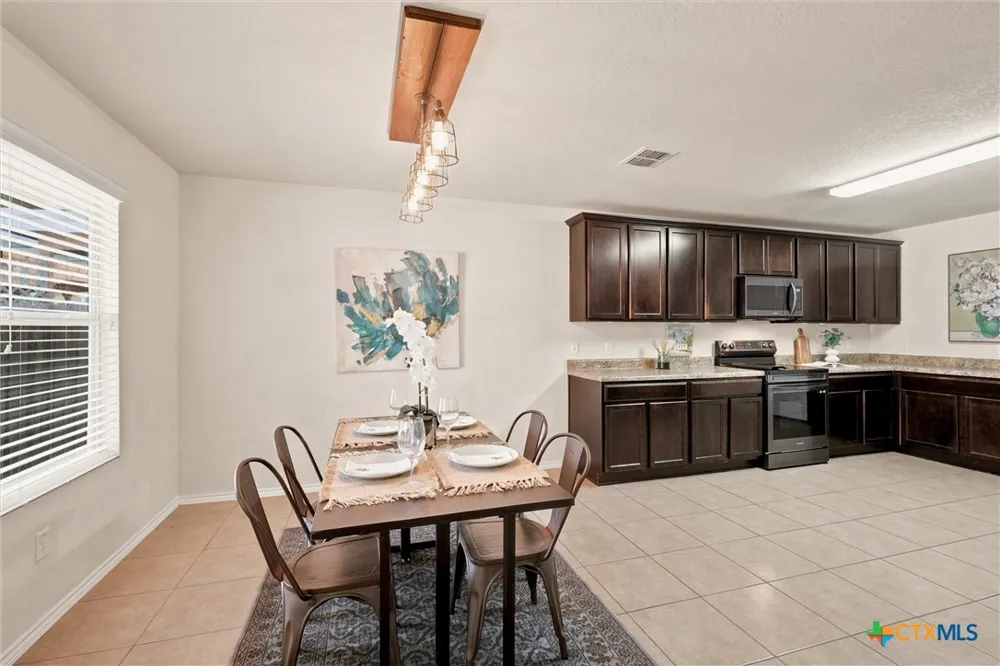 416 Auburn Park Selma, TX 78154